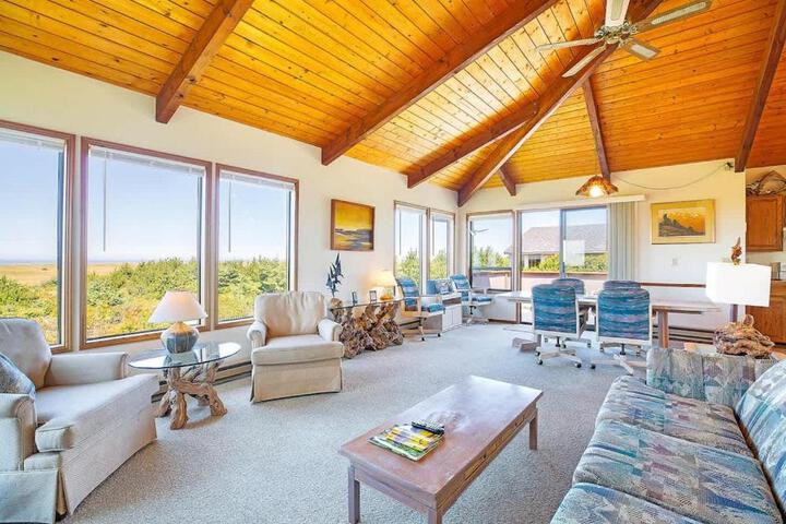 Haven Hideaway - Ocean Views from Every Room