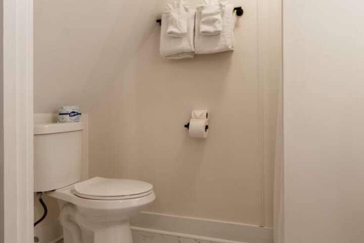 Room 25 of 153
