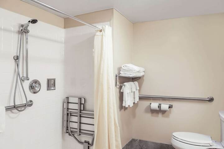 Room 35 of 48