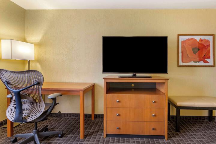 Room 13 of 37