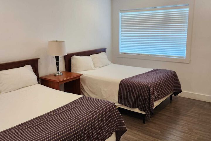 Room 5 of 16