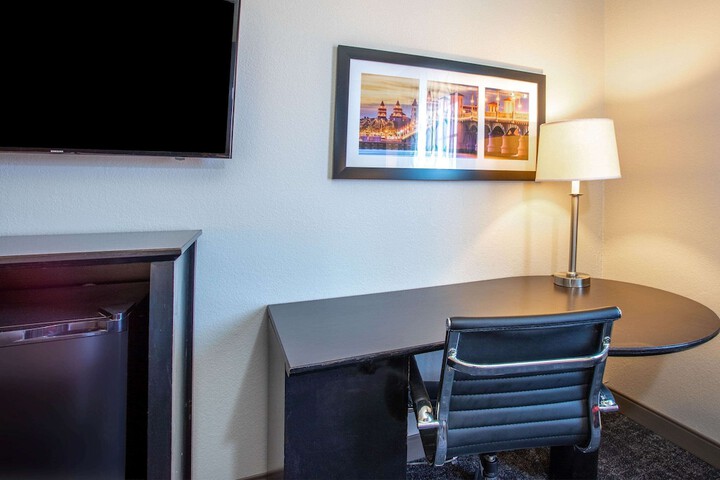 Room 21 of 30