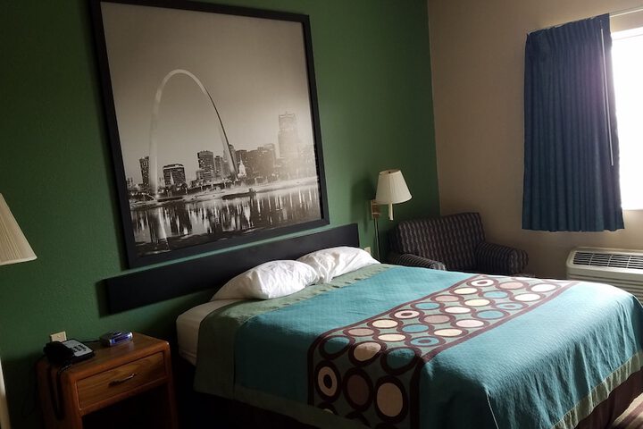 Room 17 of 25