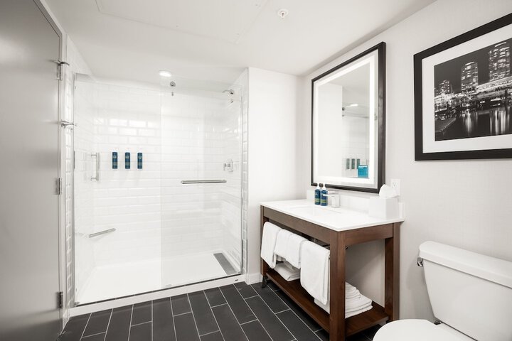 Four Points by Sheraton Kelowna Airport