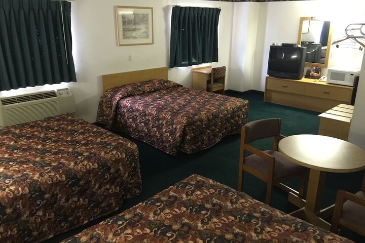 Room 12 of 26