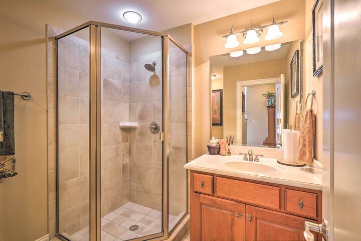 Luxury Estate: Game Room & Pickleball Court