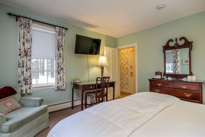 Room 21 of 43