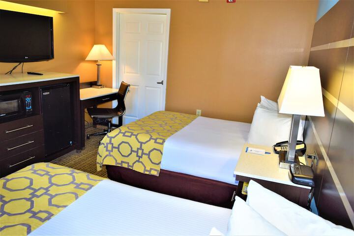 Baymont by Wyndham Forest City