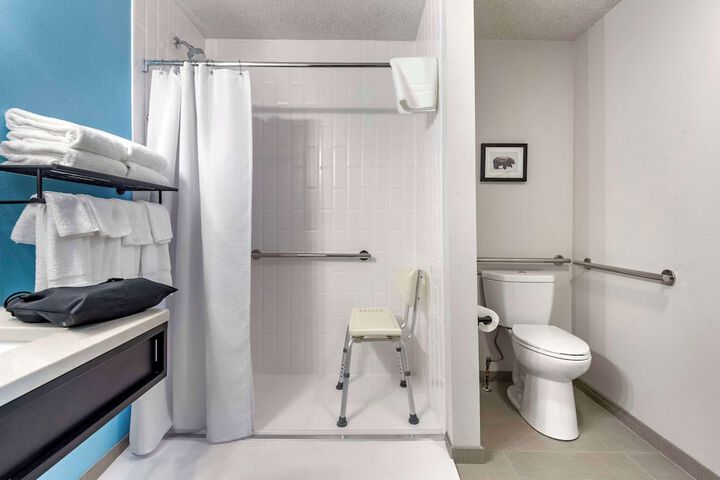 Room 20 of 28