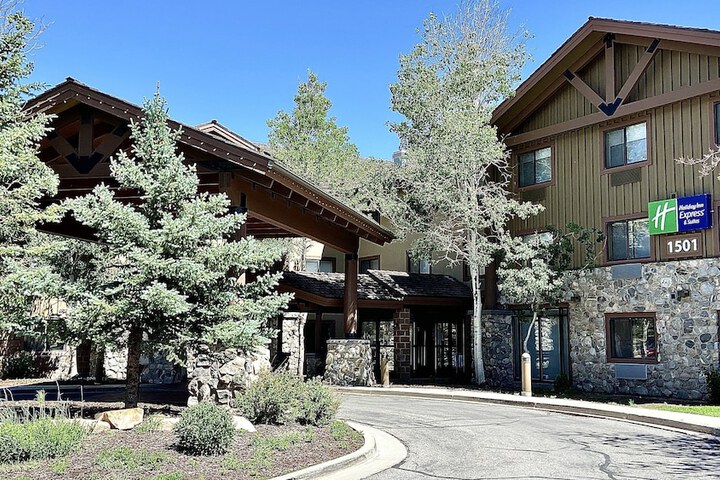 Hotel 4 of 33
