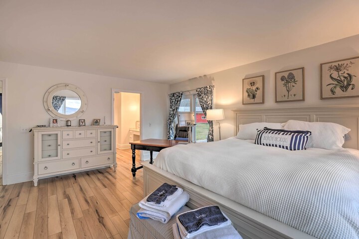 Finger Lakes Vacation Rental w / Hot Tub & Pool