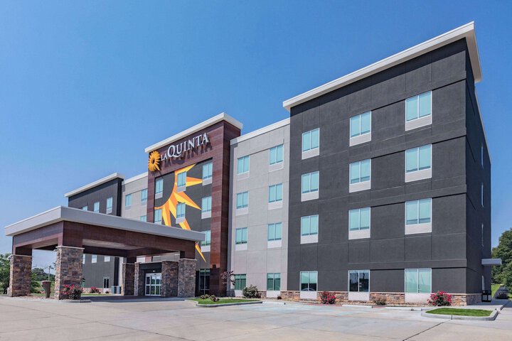 La Quinta Inn & Suites by Wyndham Jackson / Cape Girardeau