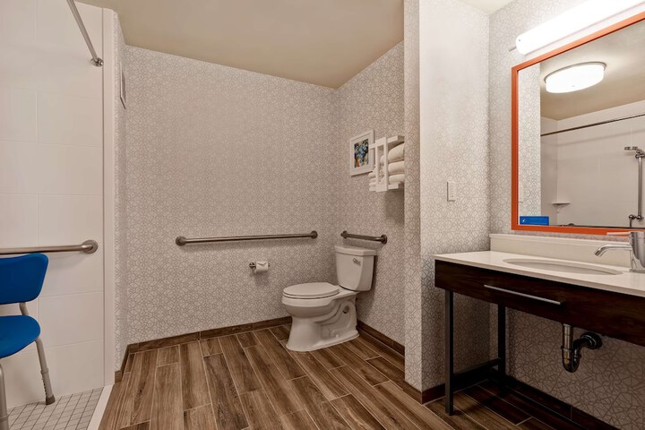 Room 22 of 33