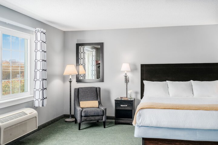Room 8 of 25
