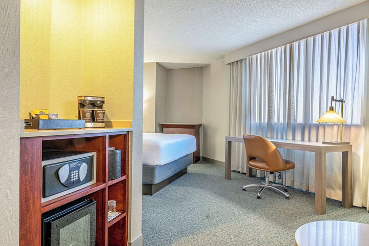 Room 16 of 127