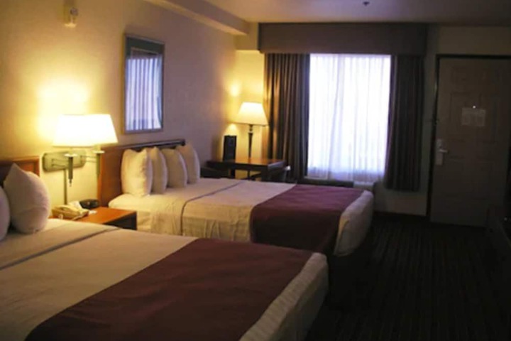 Room 8 of 13