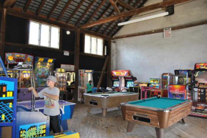 Robin Hill Camping Resort Premium Cottage 2