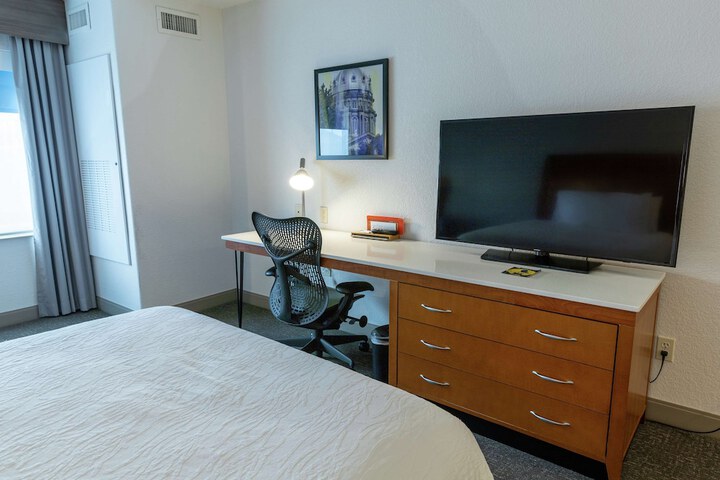 Room 28 of 92