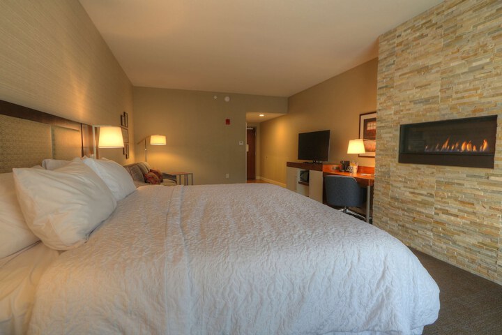 Room 9 of 50