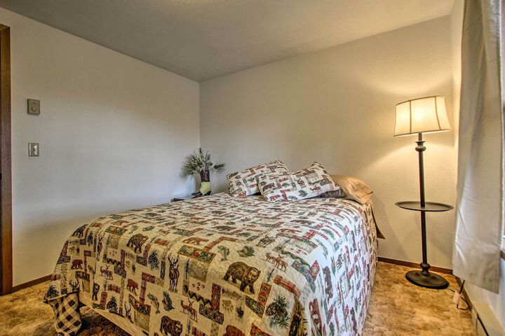 Cozy Anglers Apt - Steps to Trout Fishing River!