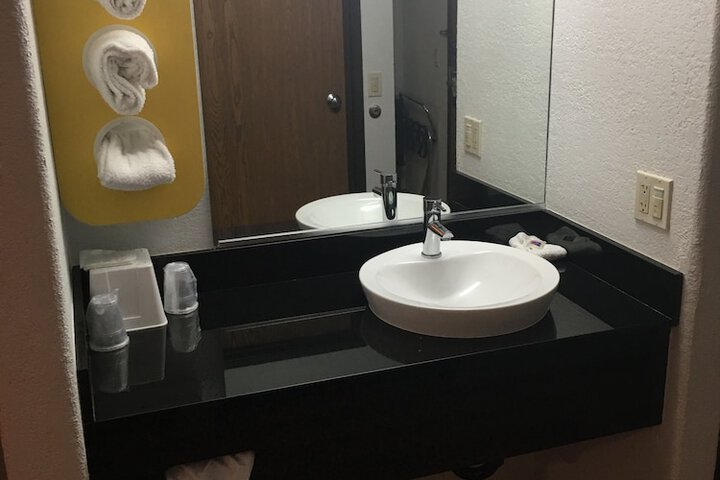 Room 19 of 46
