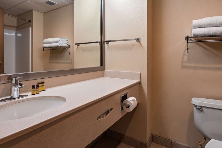Room 8 of 30