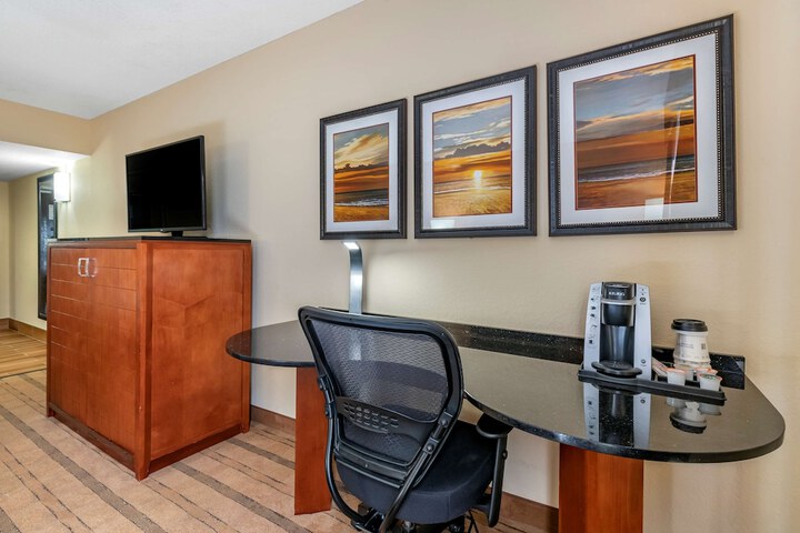 Room 7 of 25
