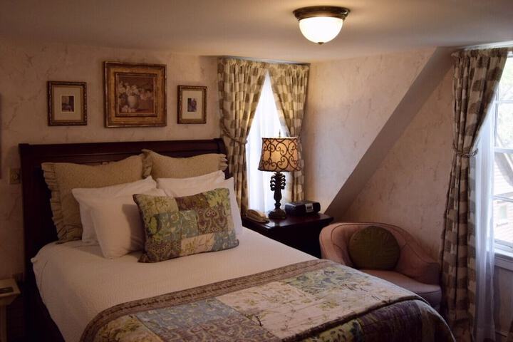 Room 10 of 20