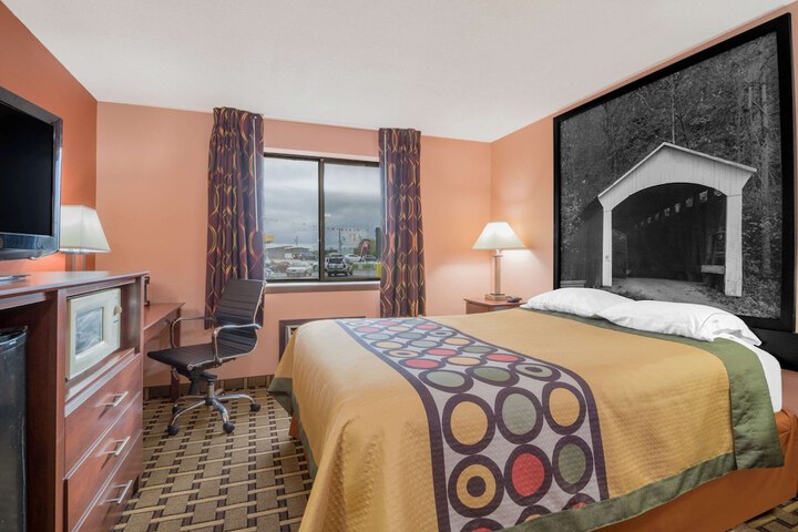 Room 12 of 16