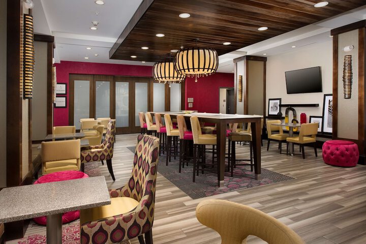 Hampton Inn Louisville East / Hurstbourne