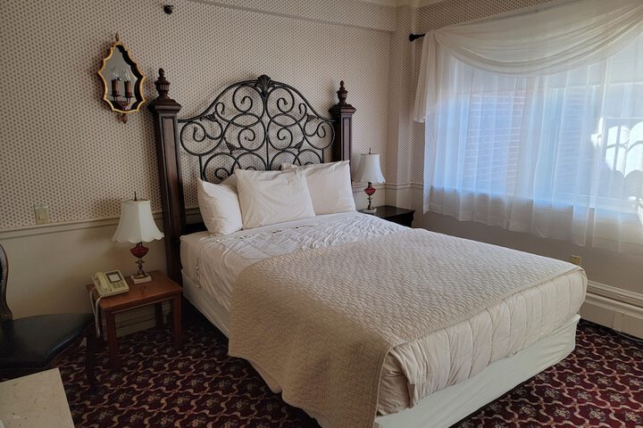 Room 124 of 208