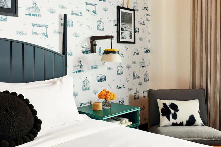 Room 18 of 52