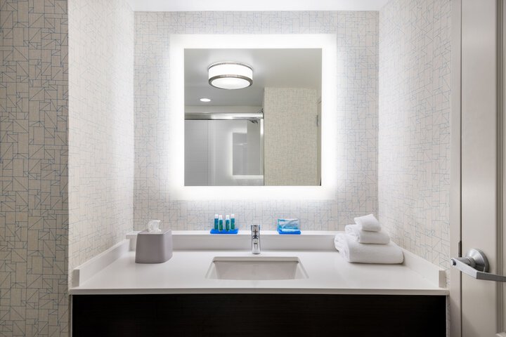 Holiday Inn Express & Suites Florence I-95 & I-20 Civic Center by IHG