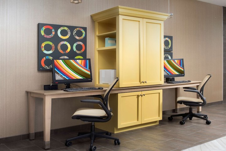 Business Center 25 of 25