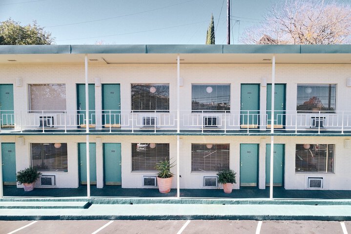 Hotel 2 of 119