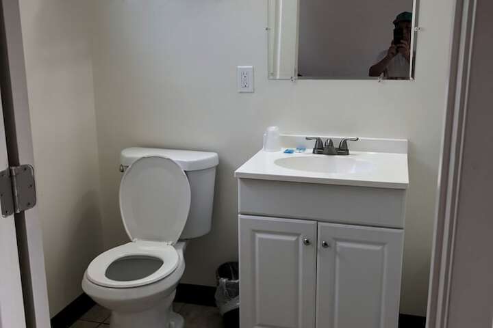 Room 6 of 16