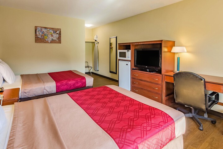 Room 25 of 29