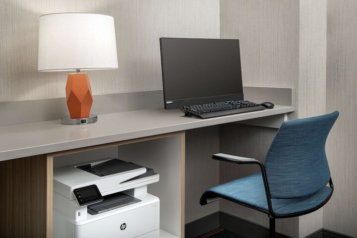 Business Center 43 of 44