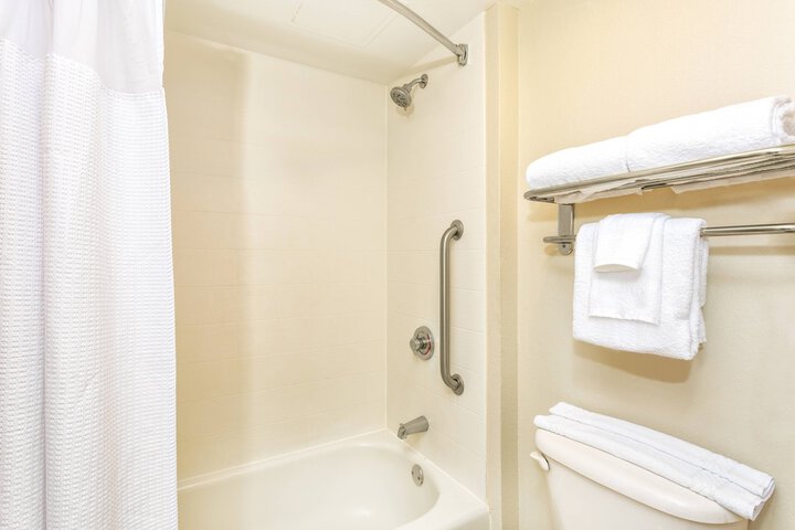 Room 13 of 41