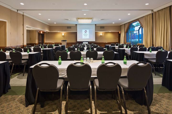 Best Western Plus Lamplighter Inn & Conference Centre