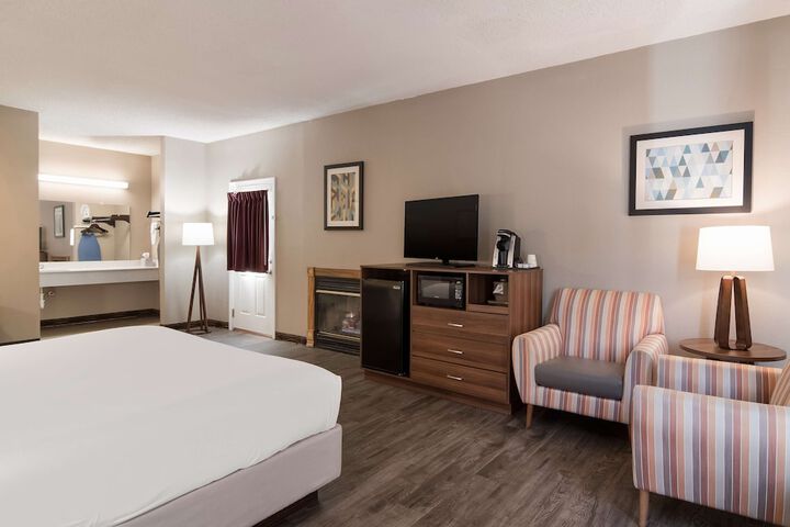 Room 14 of 30