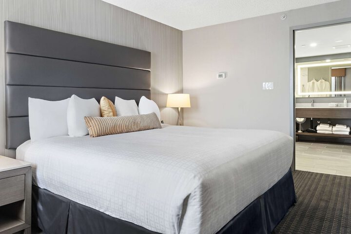 Room 10 of 60