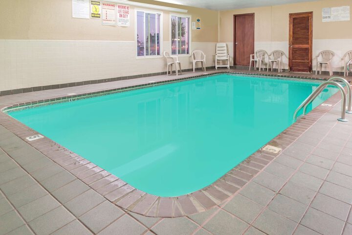 Super 8 by Wyndham OFallon MO / St. Louis Area