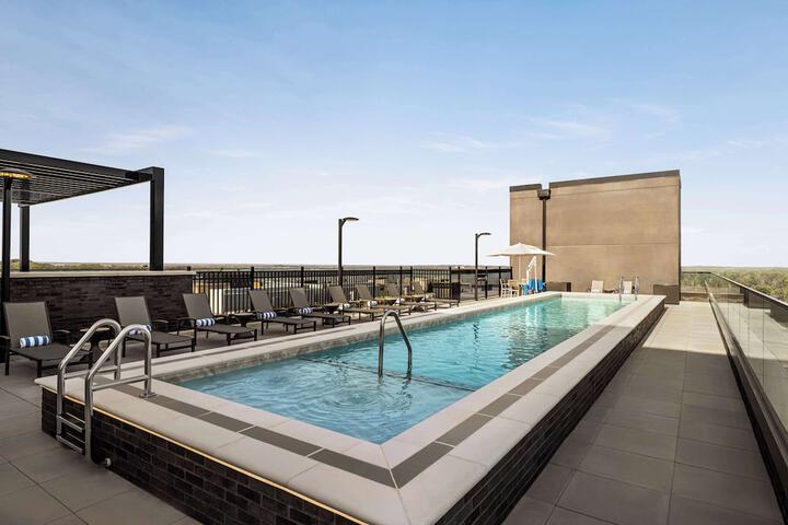 Pool 4 of 65