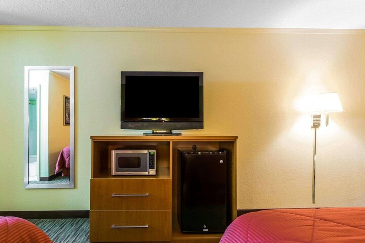 Room 16 of 29