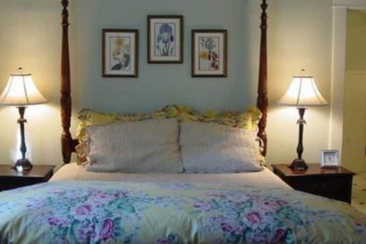 THE MCFARLAND INN