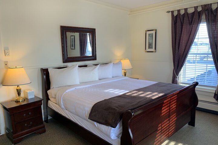 Room 52 of 71