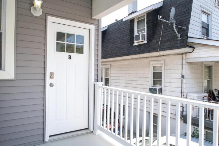 Lux 3 Bd - Perfect & Parking & Massive Patio