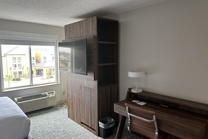 Room 48 of 83