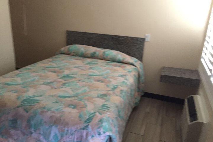 Room 8 of 15